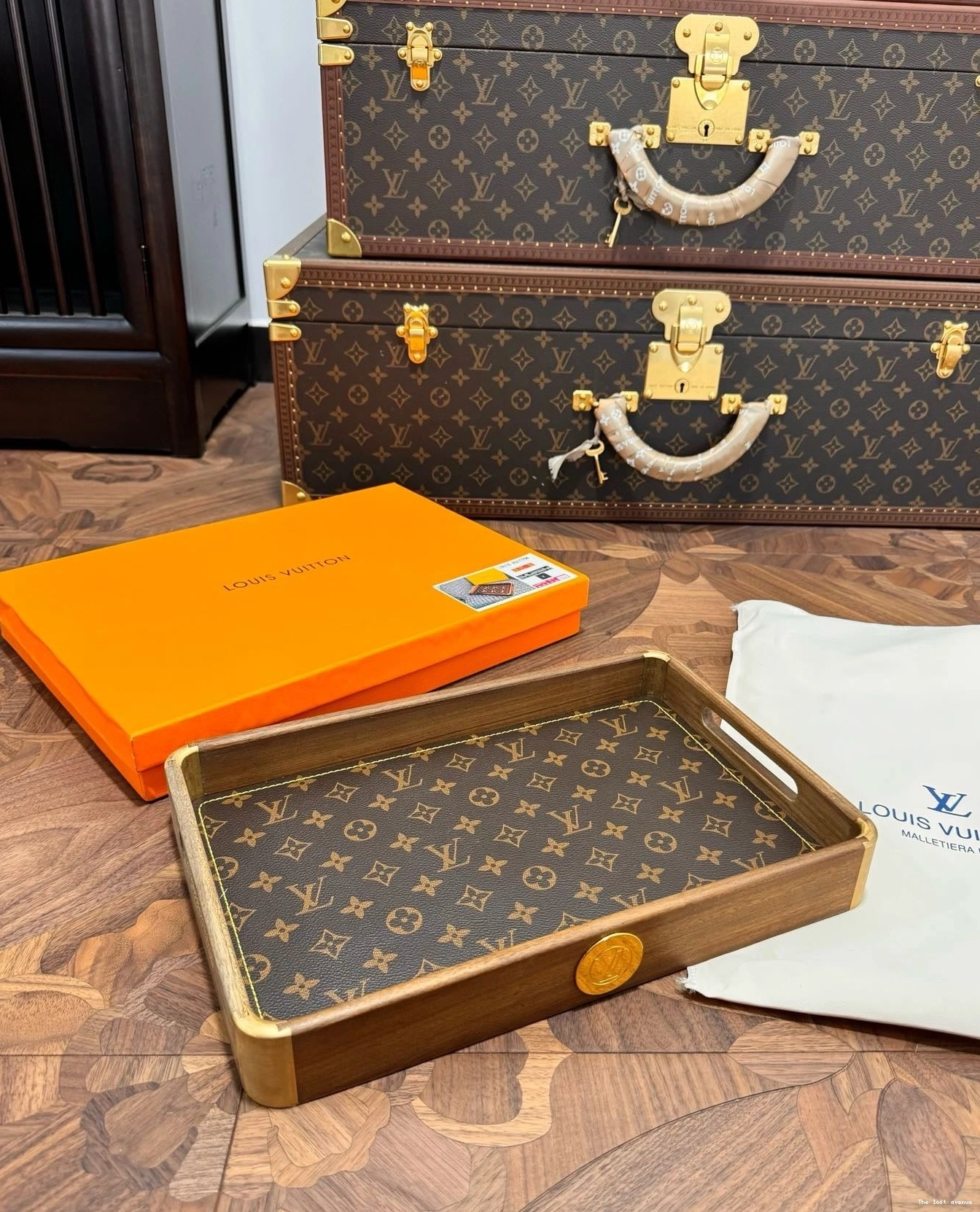 LV SERVING TRAY CUSTOM 0726